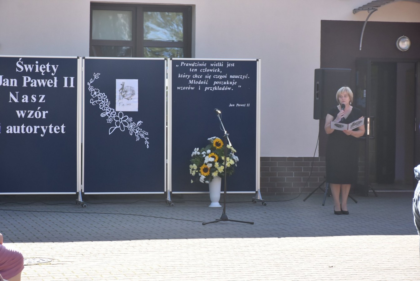 Uroczyste poświęcenie sztandaru w SP w Modlimowie